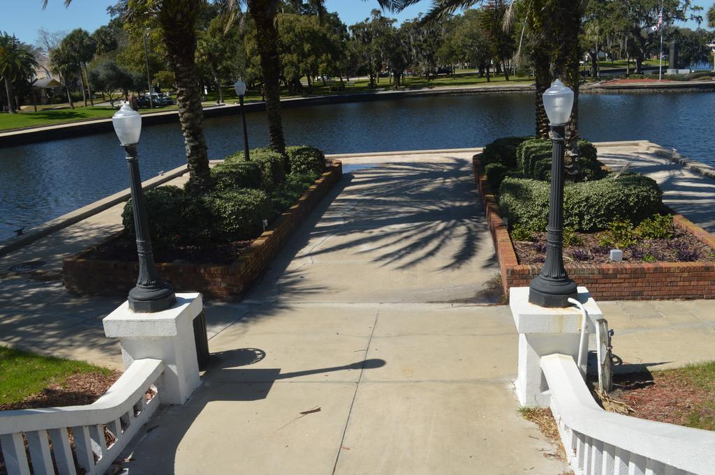 Tarpon Inn Tarpon Springs Bagian luar foto