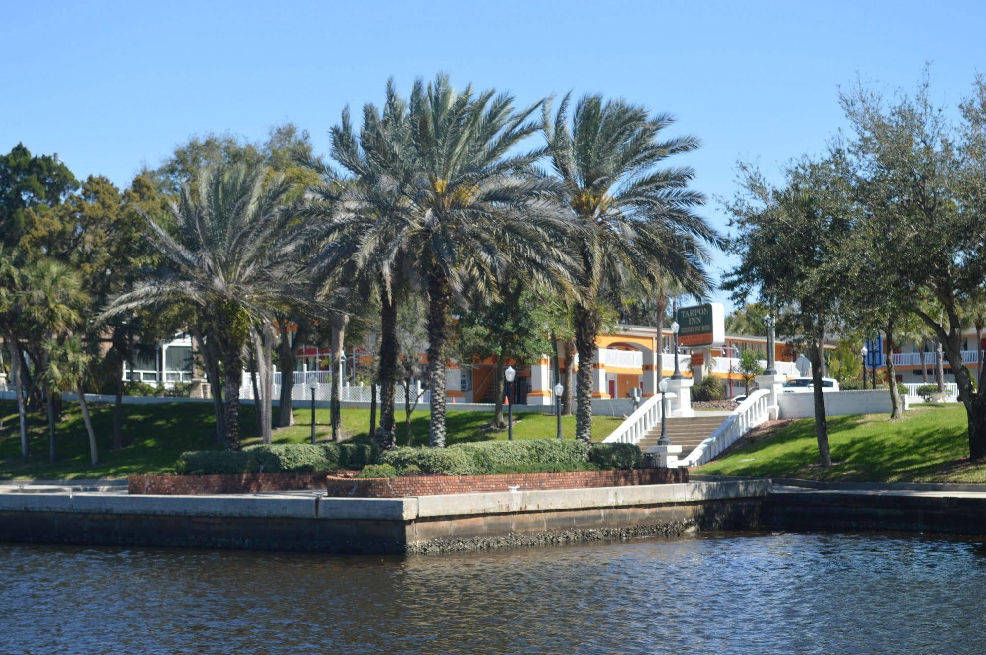 Tarpon Inn Tarpon Springs Bagian luar foto