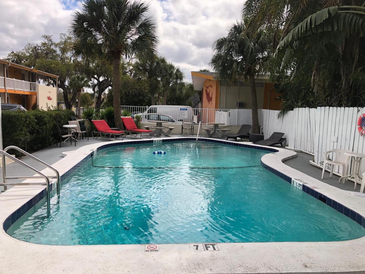Tarpon Inn Tarpon Springs Bagian luar foto